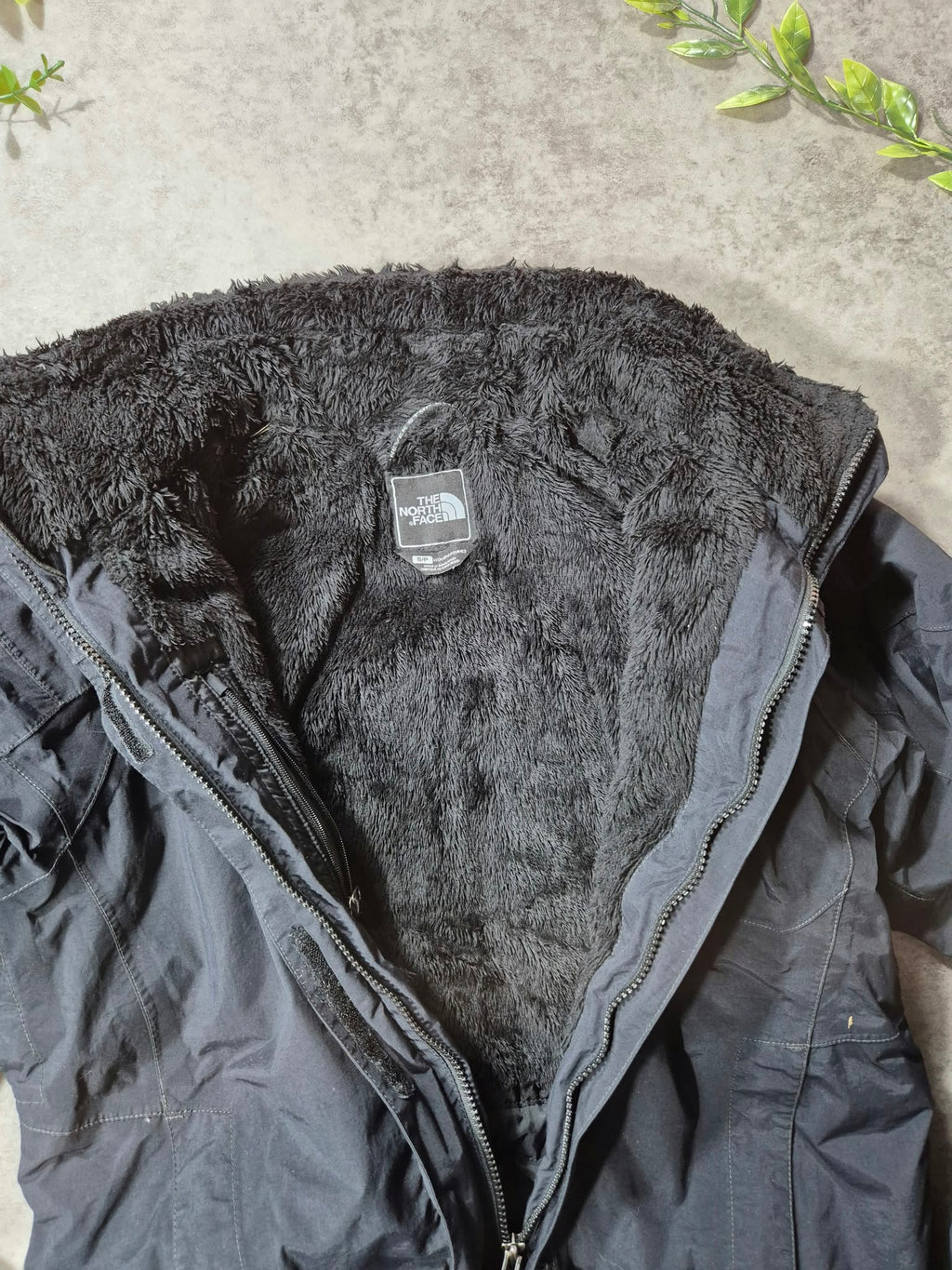 The North Face HyVent Outdoor Jacke Schwarz (S)