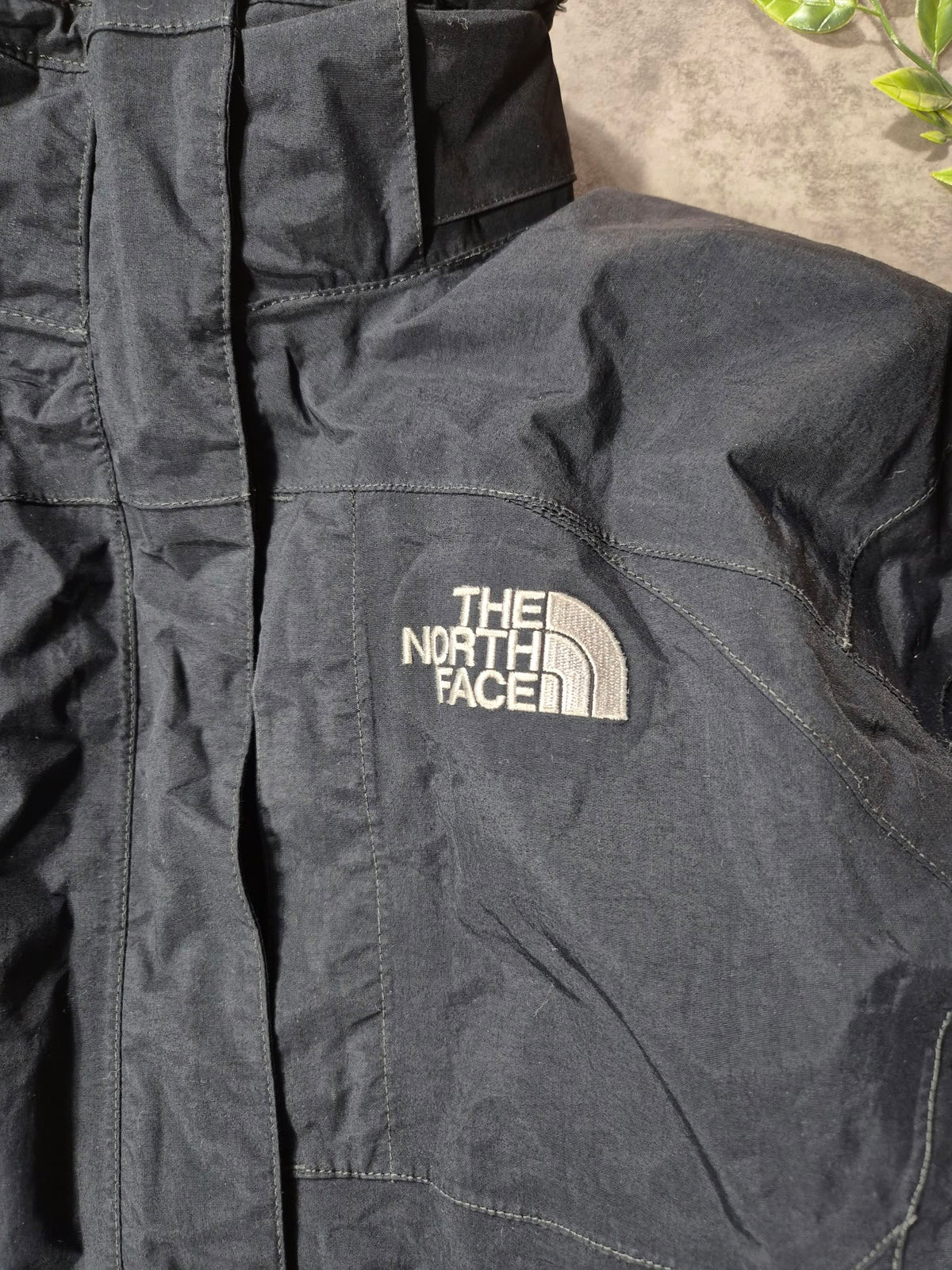 The North Face HyVent Outdoor Jacke Schwarz (S)
