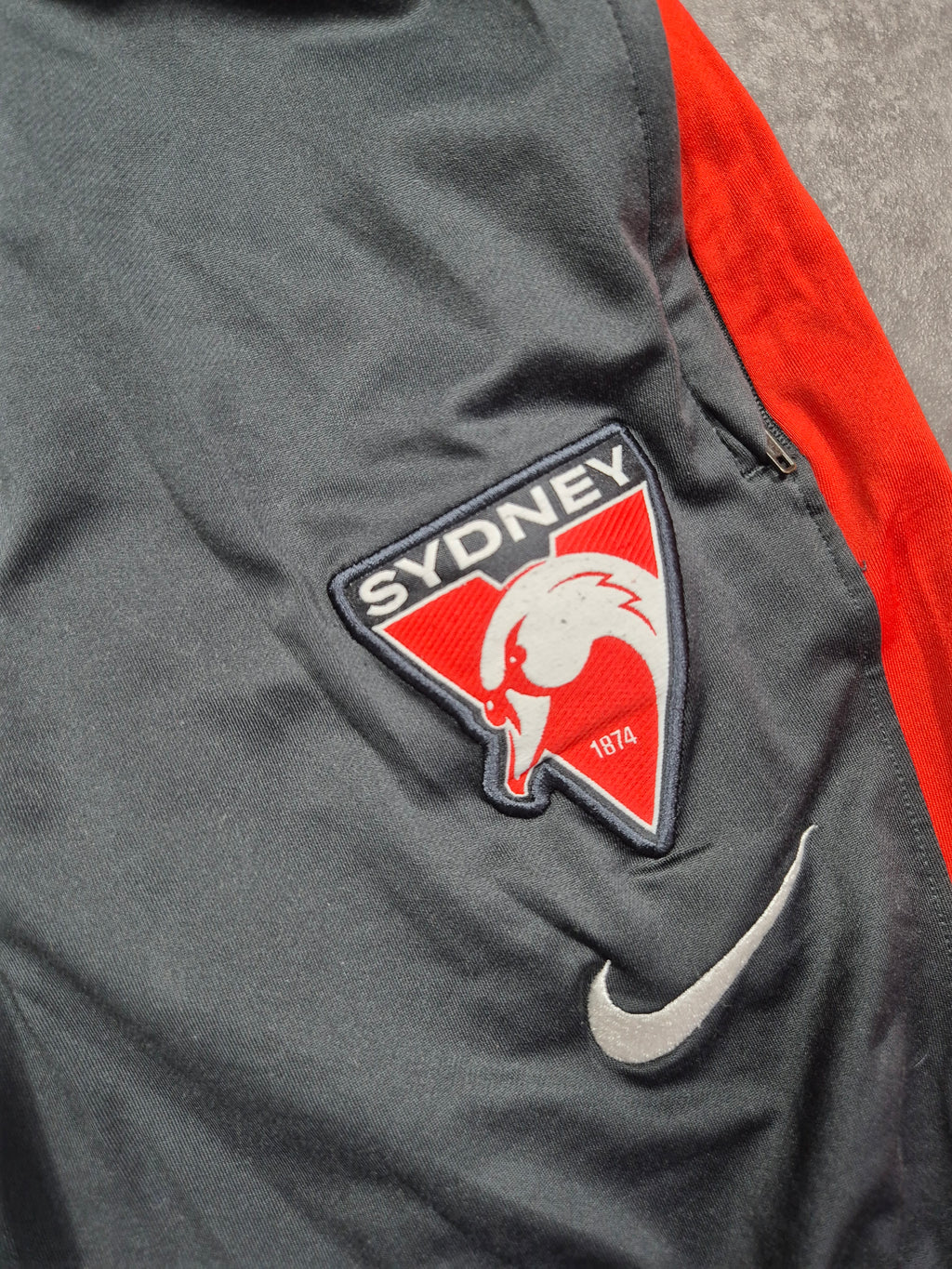 Nike Sydney Swans AFL Trainingshose Schwarz Rot (S) Volkswagen