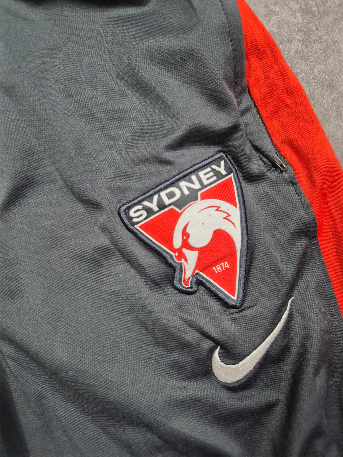 Nike Sydney Swans AFL Trainingshose Schwarz Rot (S) Volkswagen